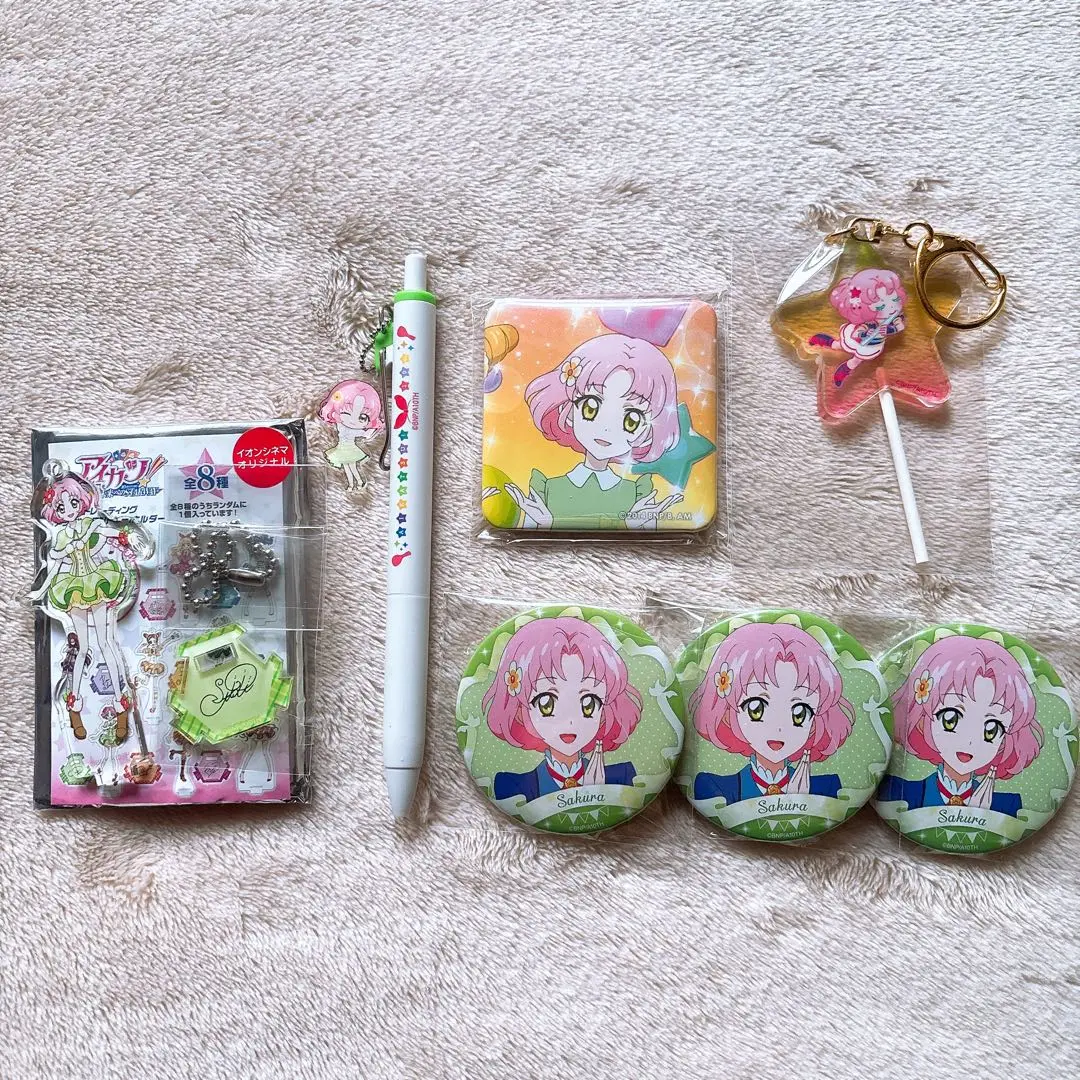 アイカツ イオンシネマ限定 アクリルスタンド 缶バッジ クリアファイル セット トレーディング商品も登場！『アイカツ！ 10th STORY ～未来への