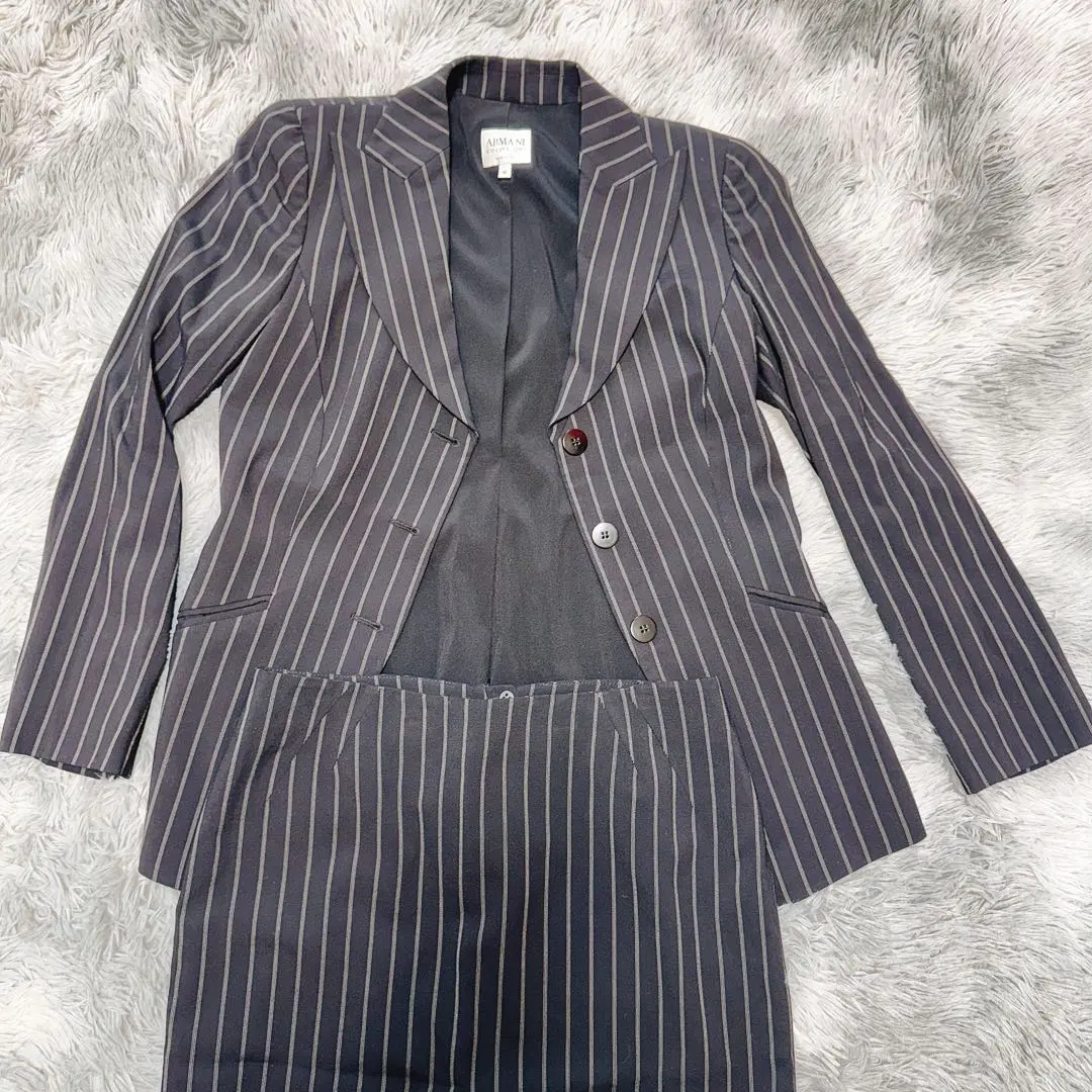 未使用級⭐︎ARMANI COLLEZIONI 黒 シンプル定番 スカートスーツ 2025年最新】ARMANI COLLEZIONI ビジネス スカートスーツ上下の