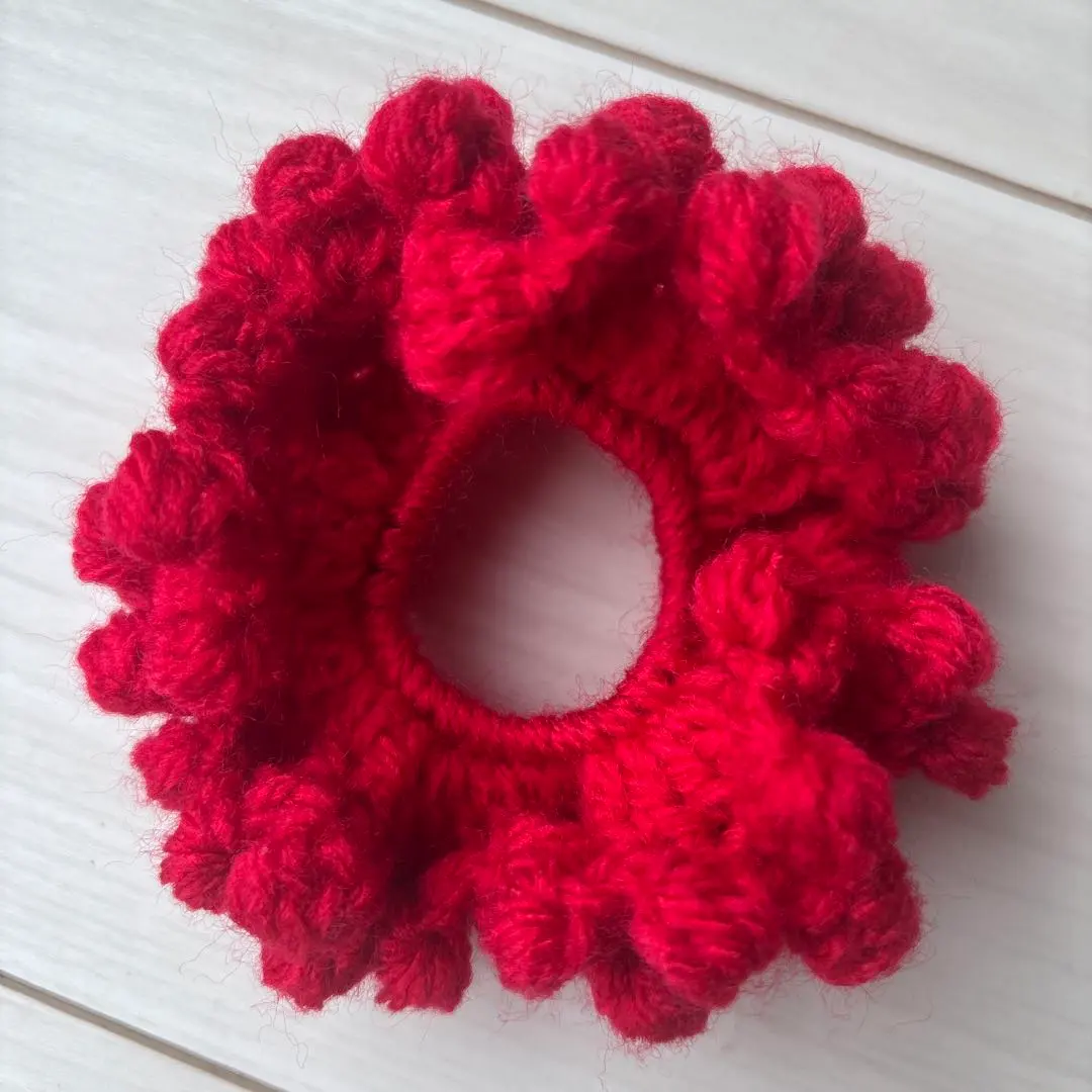 Thumbnail of Red yarn frilly scrunchie