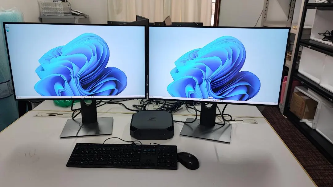 HP Z2 Mini G5+DELL 4K 27inch　ディスプレイ　セット Review: HP's Z2 Mini G5 Workstation and Z27k G3 Monitor