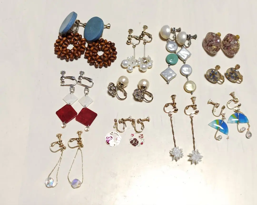 Thumbnail of Earrings