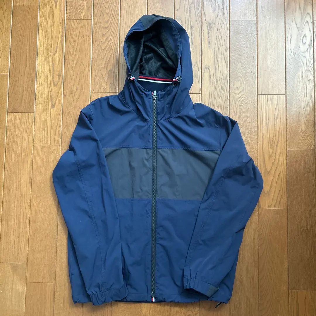 Thumbnail of Excellent condition BEAMS hooded nylon jacket, size M, navy