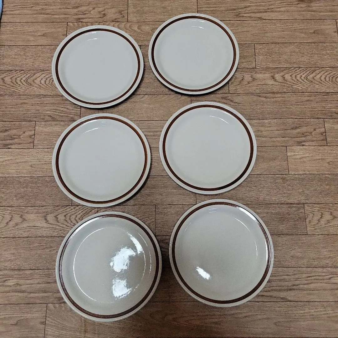 Thumbnail of Set of 6 ceramic plates, cream color