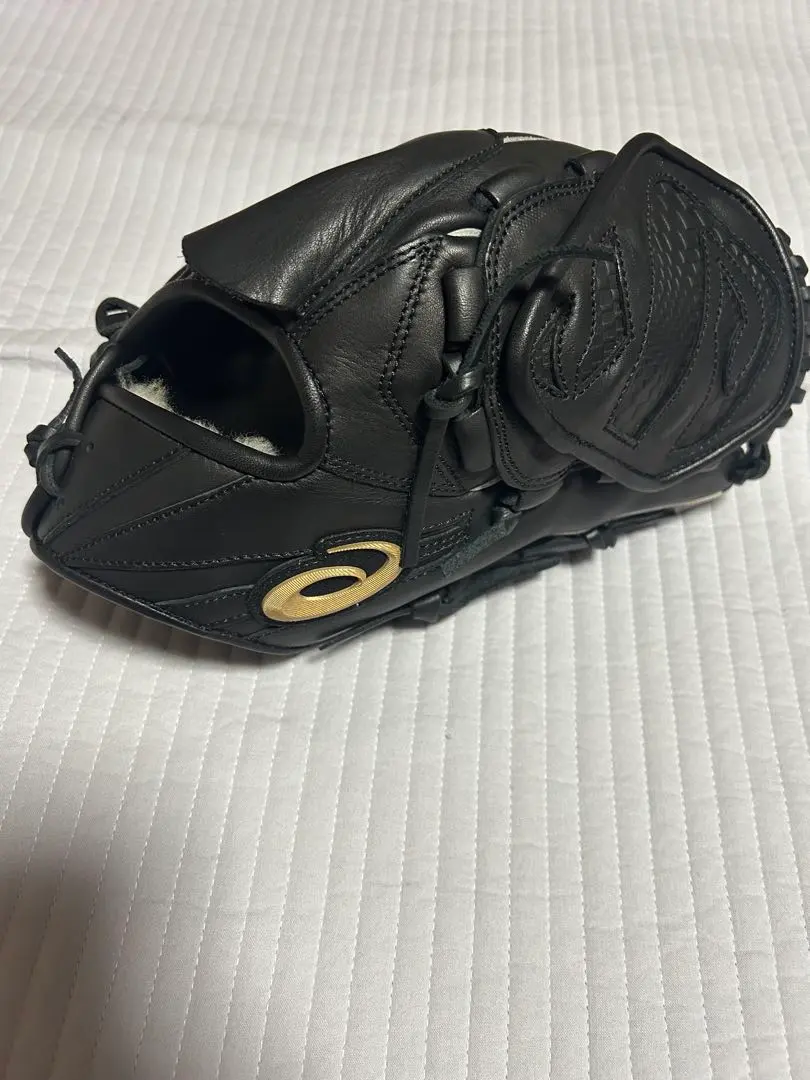 Thumbnail of Asics Ohtani Model Baseball Glove for Adults, Black, Excellent Condition, Softball, Limited Edition