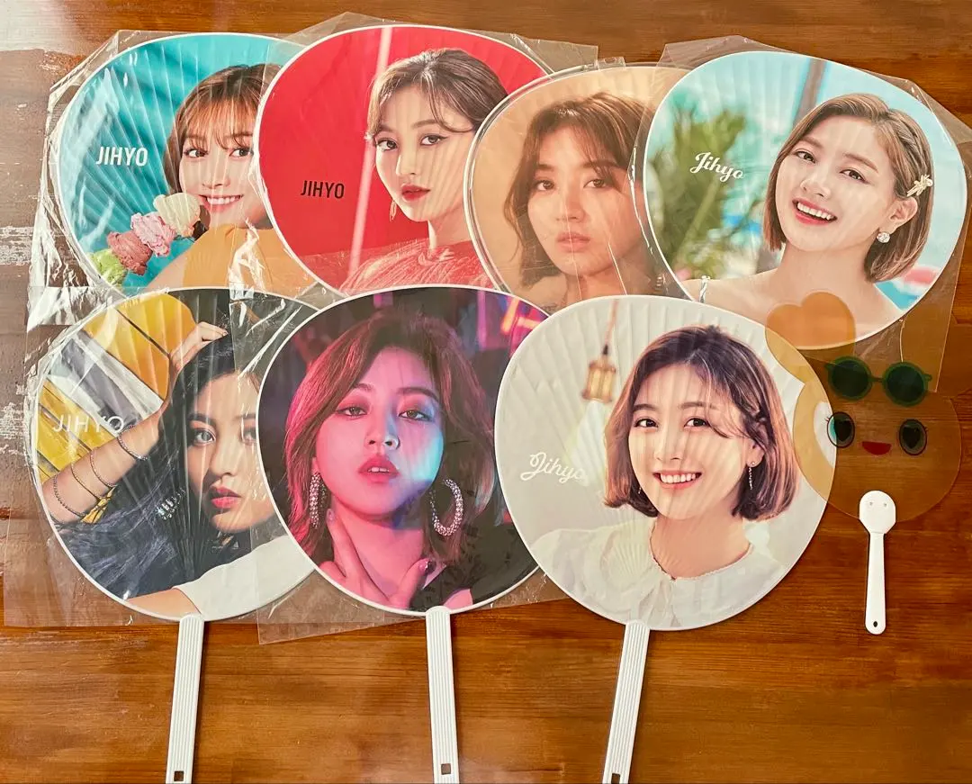 Thumbnail of Twice Jihyo fan, 8 pieces, 5 items including gacha