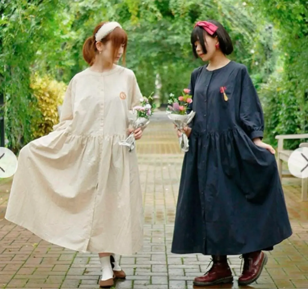 美品 スタジオジブリ シャツワンピース 魔女の宅急便 パンリース リネン混 大人女子向けスタジオジブリグッズをセレクトする「Donguri
