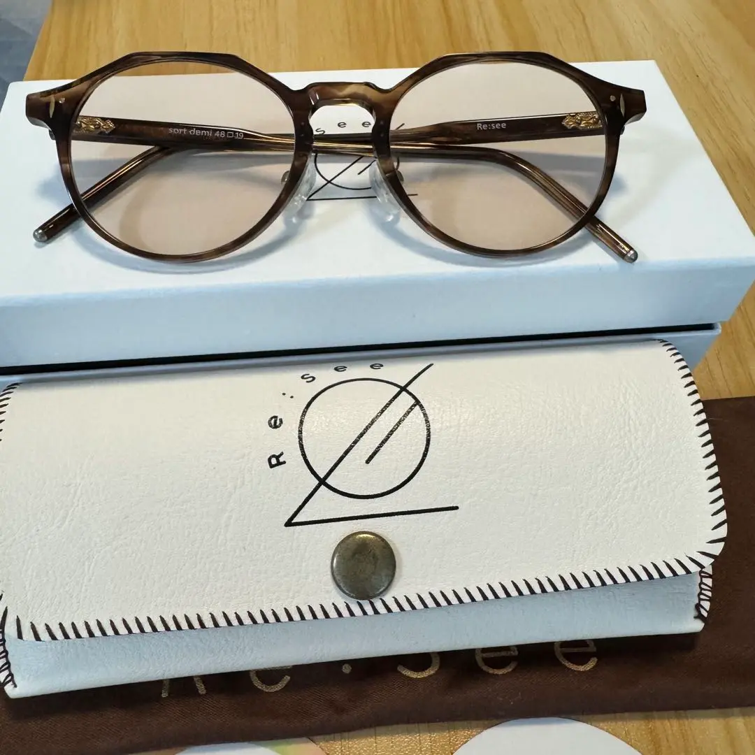 Re:see サングラス ALEXIA STAM x Re:See Sort Photochromic Lenses | ALEXIA STAM