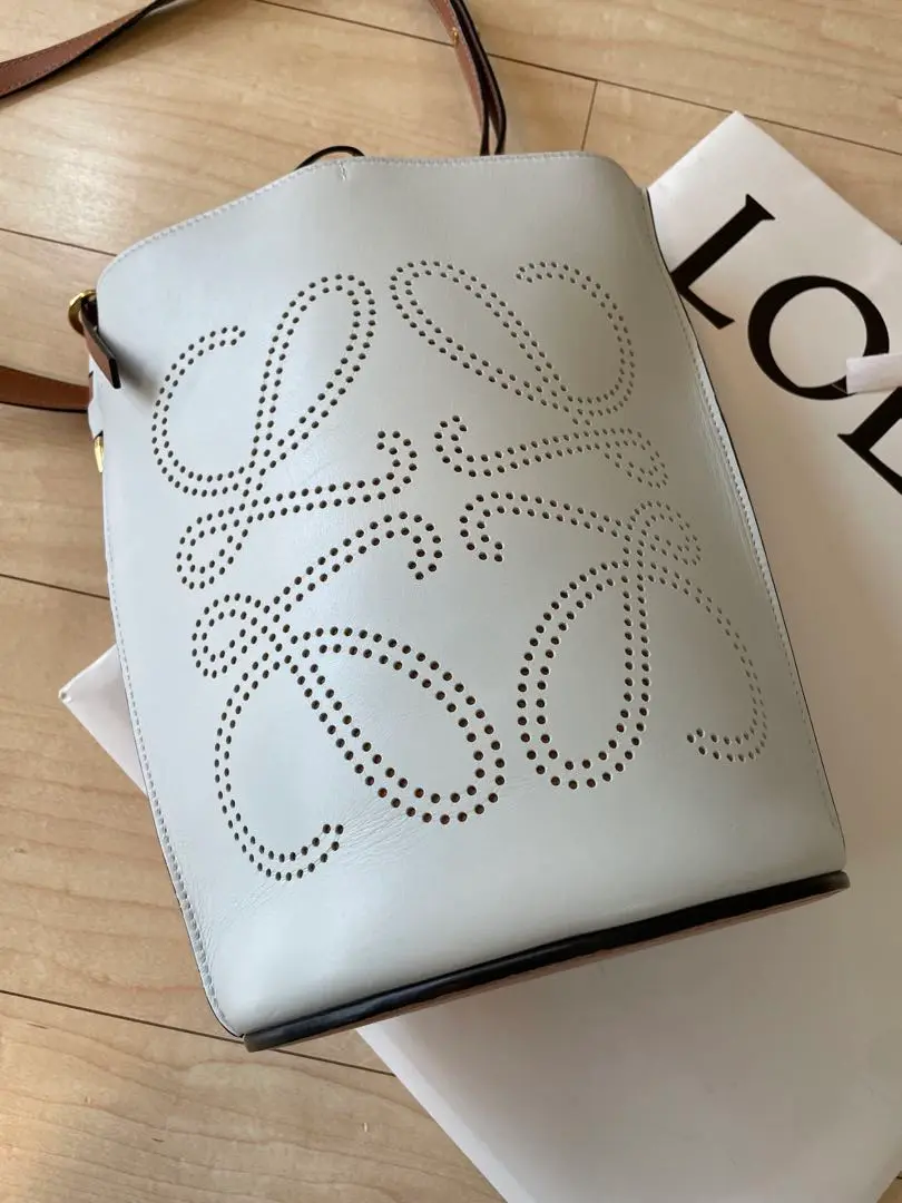 ピコLOEWE ゲートバケット　ハンドルバッグ LOEWE - LOEWEロエベ ゲートバケットバケツバックハンドル付き