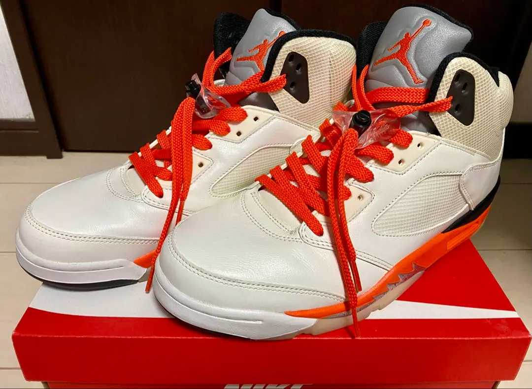 激レア新品NIKE エアジョーダン 5 オレンジブレイズ　29㎝ Orange 国内9月25日/10月8日発売予定】 ナイキ エアジョーダン5 レトロ