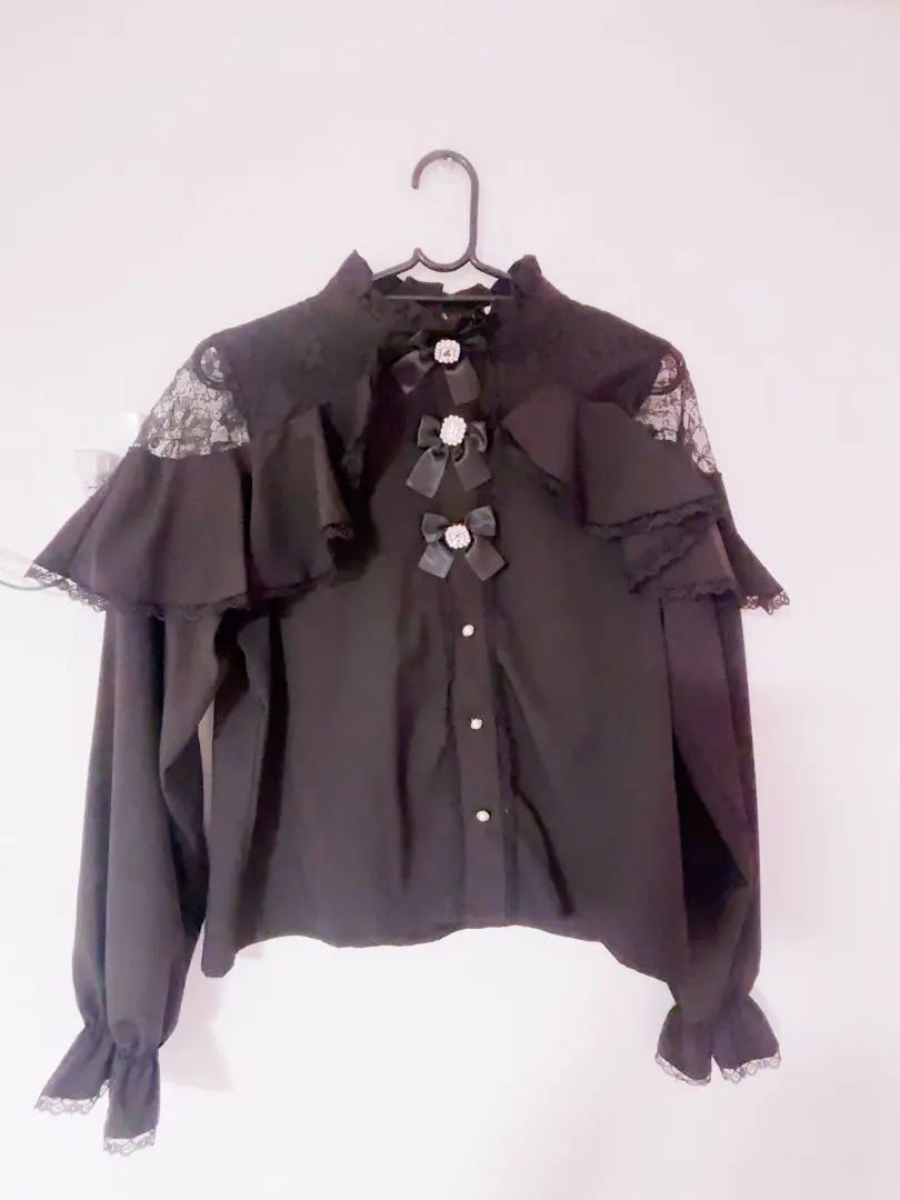 Thumbnail of Minefield blouse