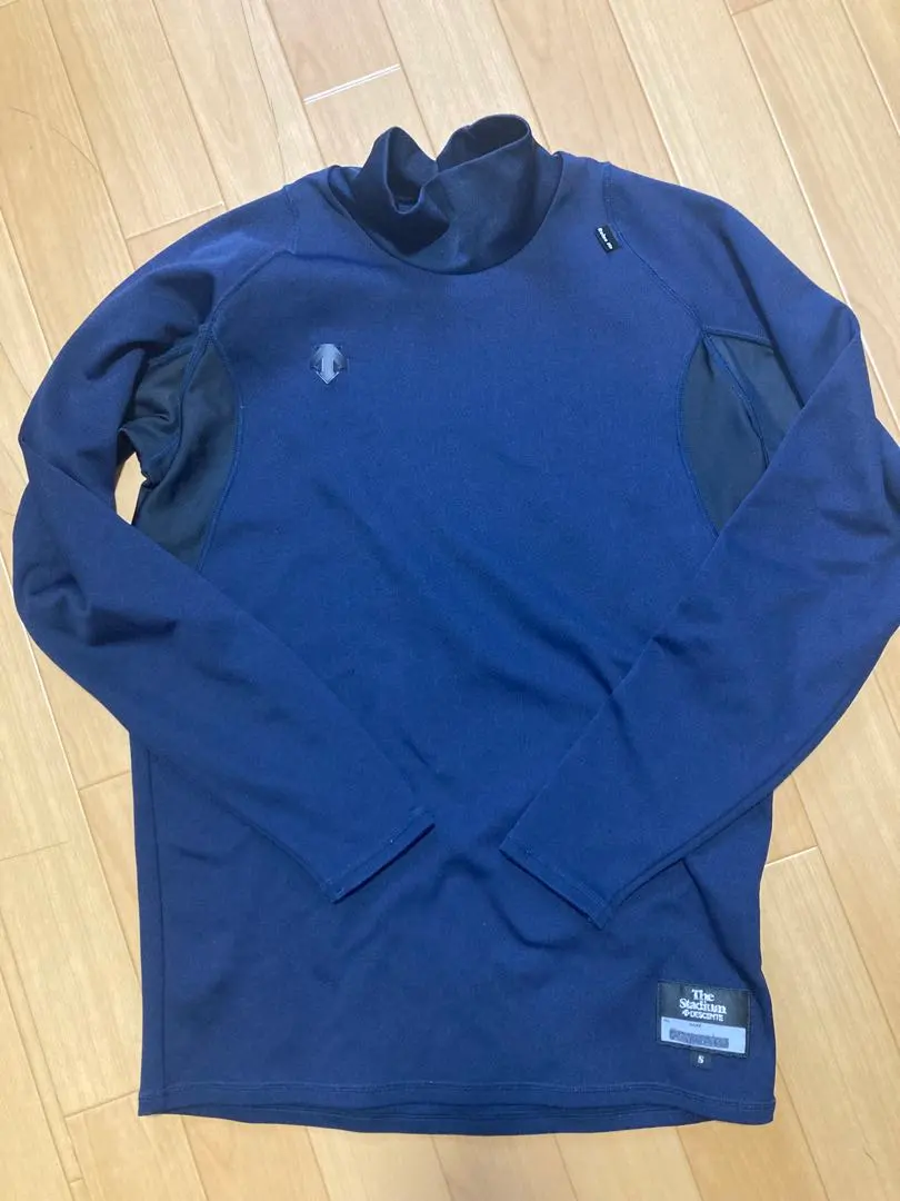 Thumbnail of Descente Baseball Undershirt, Navy, Size S