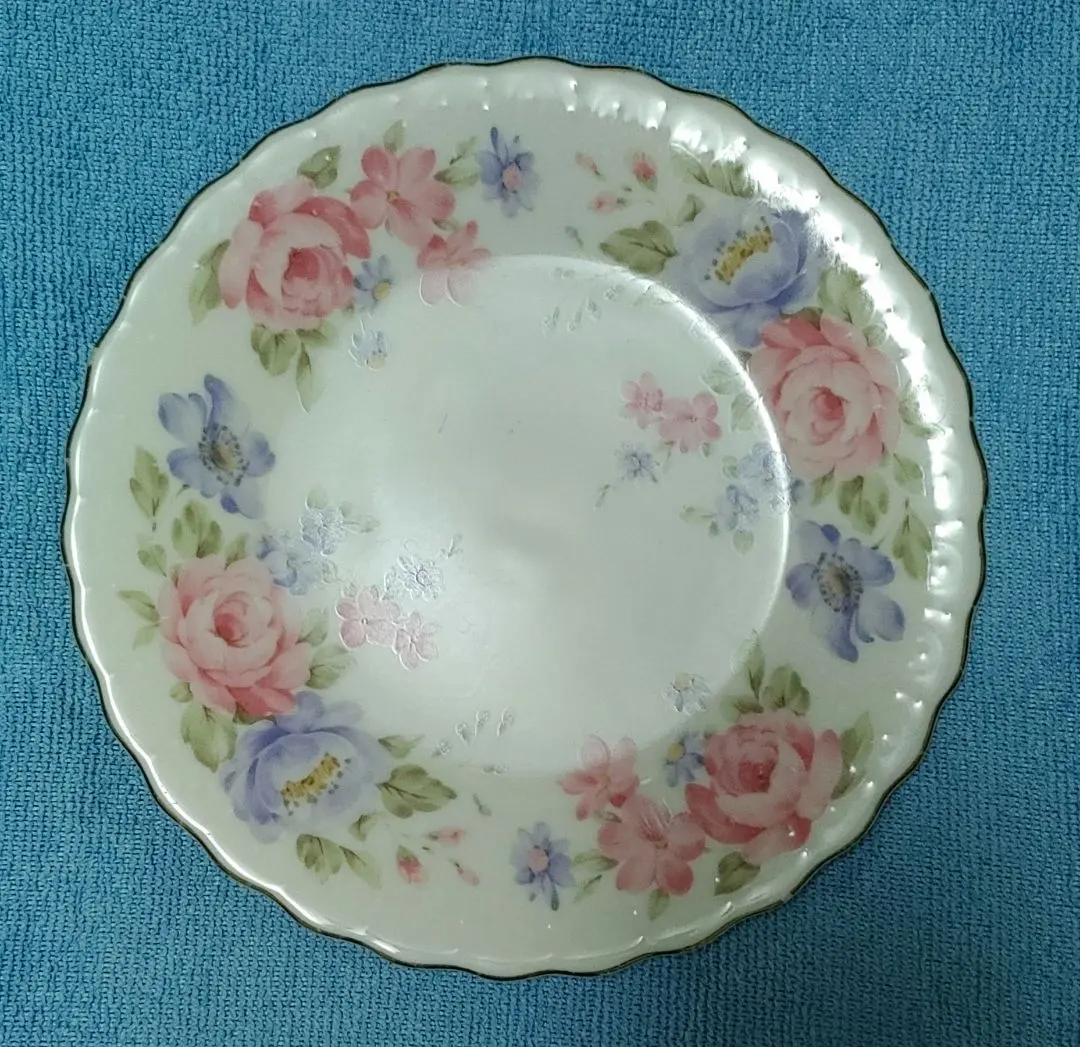 Thumbnail of Set of 5 plates: Exceed Bon