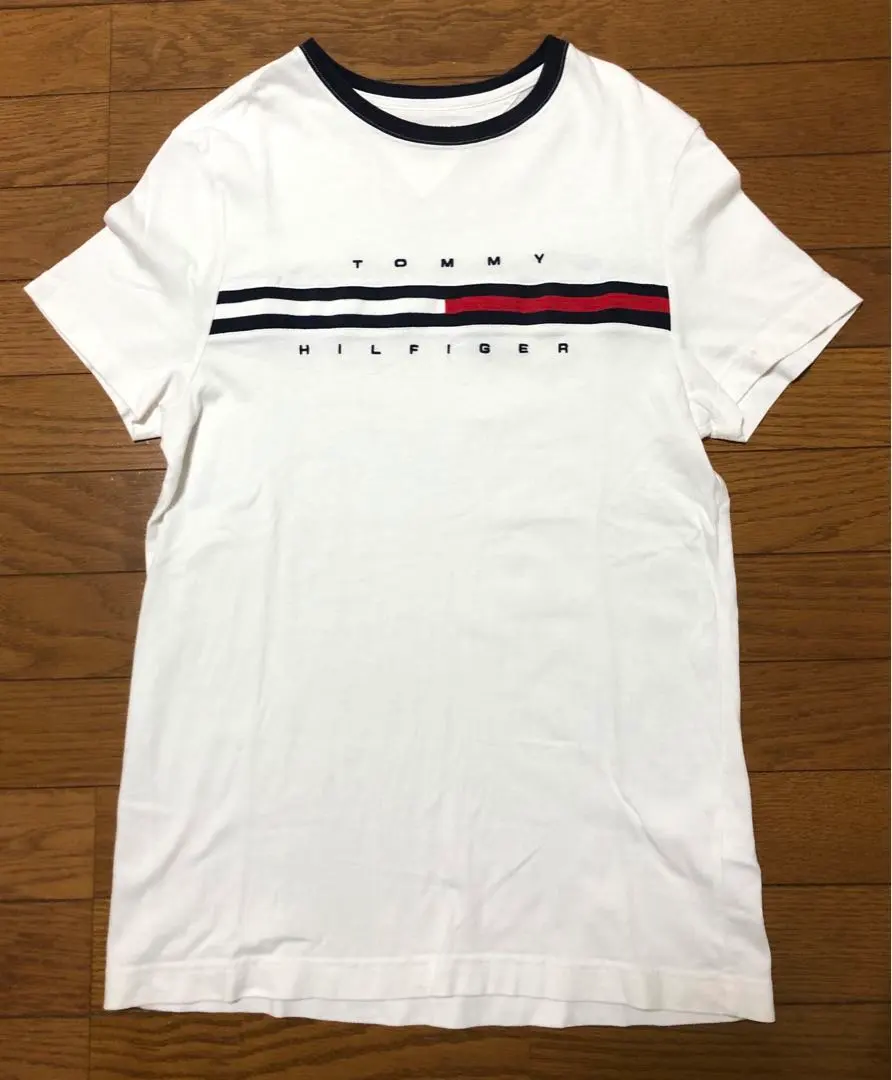 Thumbnail of Final Price Reduction: TOMMY HILFIGER T-shirt, Size S