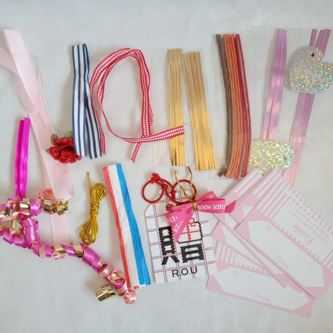 Thumbnail of Ribbons and wrapping tag set for gifts, with message cards, new and unused
