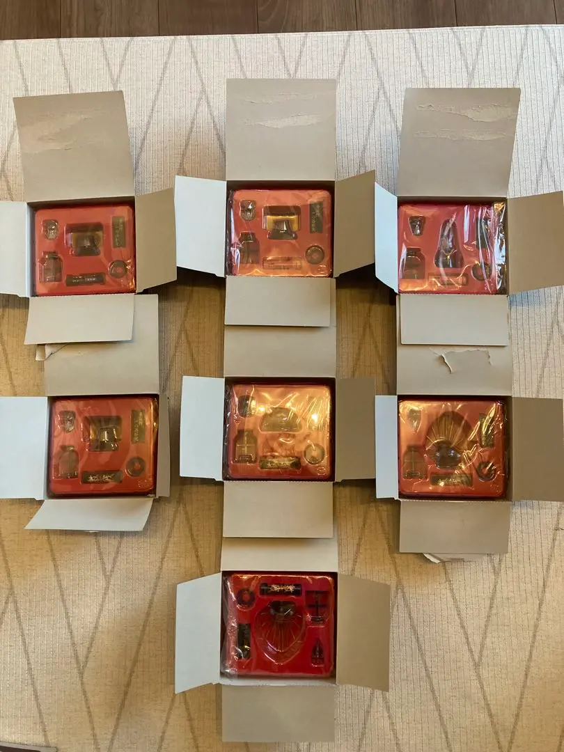 【新品未使用】激戦・兜コレクション【日本編】9種セットプラケース未開封（美品） 新品未使用】激戦・兜コレクション【日本編】9種セットプラ