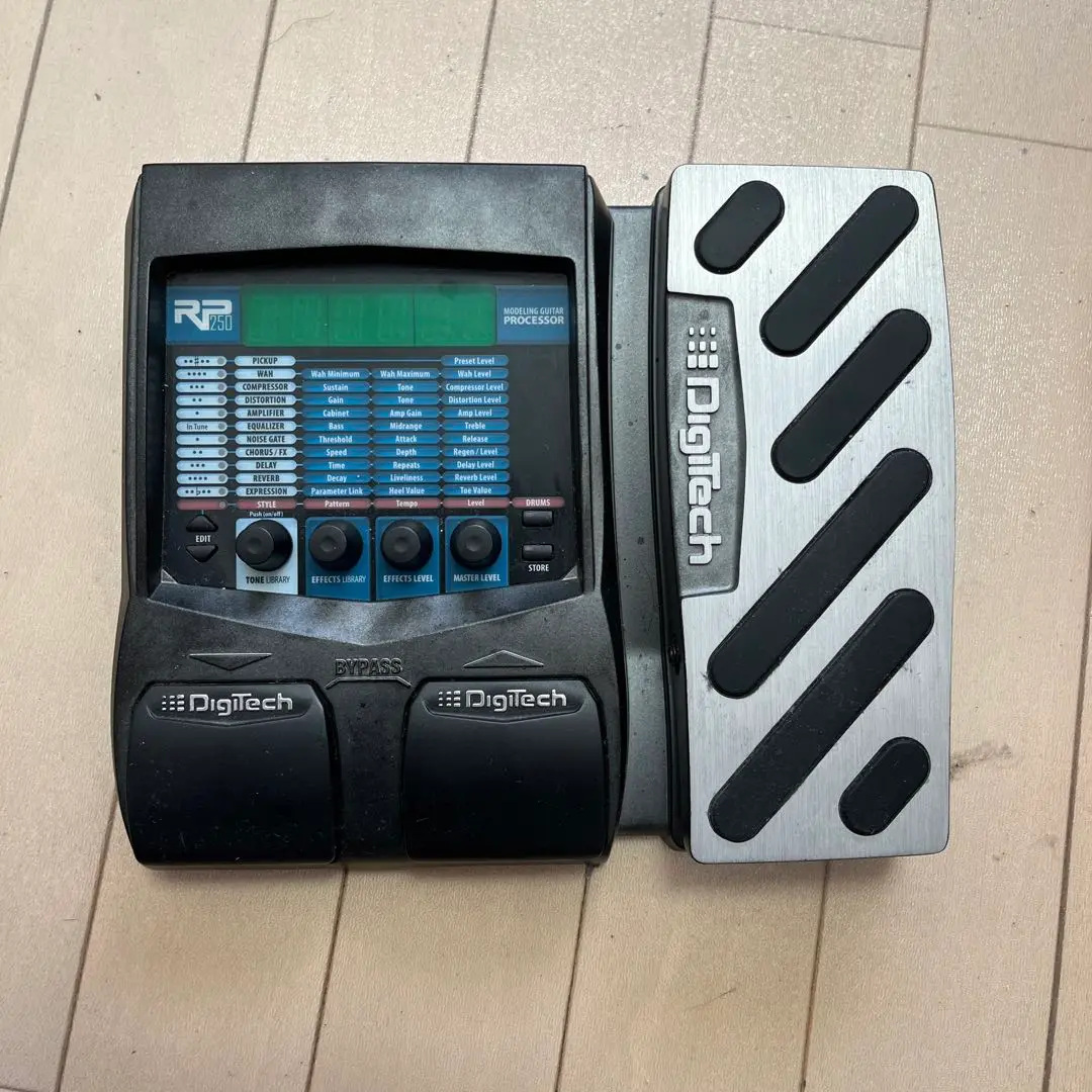 DigiTech Grunge 試奏のみ ほぼ未使用 DigiTech Grunge 試奏のみ ほぼ未使用