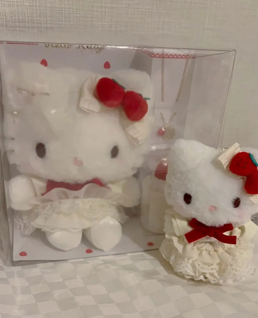 ハローキティ キティ ストロベリーショートケーキ 限定 いちご ぬいぐるみ Amazon.co.jp: サンリオ(SANRIO) ハローキティ×ストロベリー