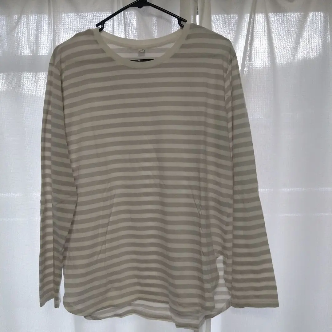 Thumbnail of Uniqlo gray striped long-sleeved T-shirt ♡ Size M