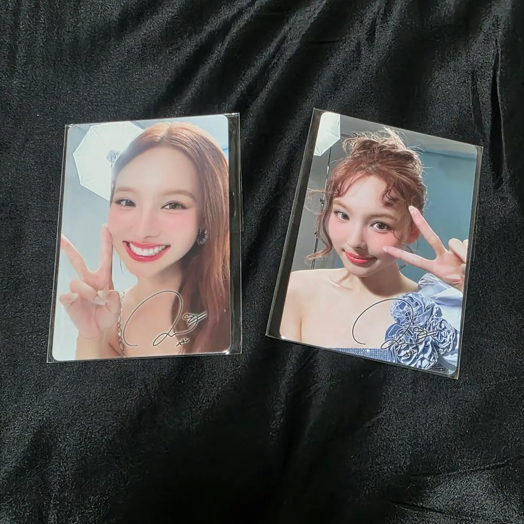 Thumbnail of TWICE Nayeon Contact Lenses eyestar Trading Card