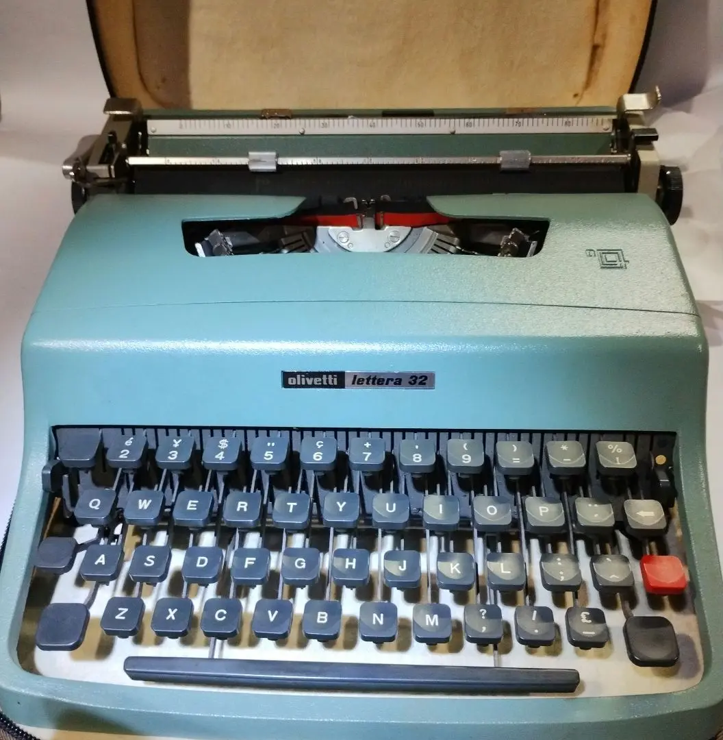 olivetti leuera32 タイプライター 昭和レトロ olivetti leuera32 タイプライター 昭和レトロ - メルカリ