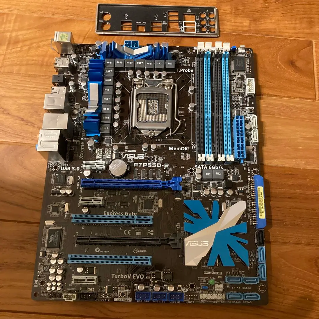 ASUS P7P55D-E I7 870 メモリ8g 450W電源　グラボ付 ASUS P7P55D-E I7 870 メモリ8g 450W電源 グラボ付 - メルカリ