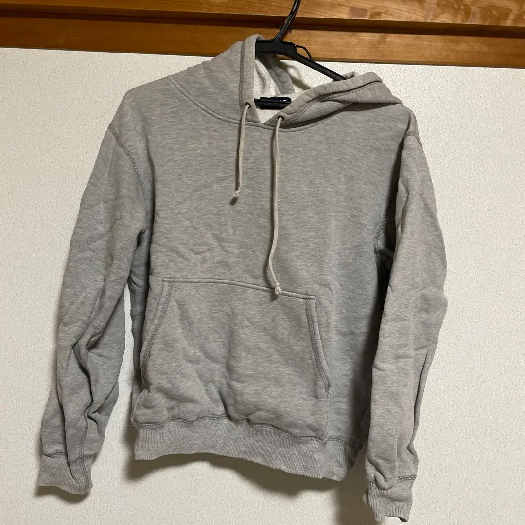 優衣庫♡灰色 連帽運動衫 的縮圖