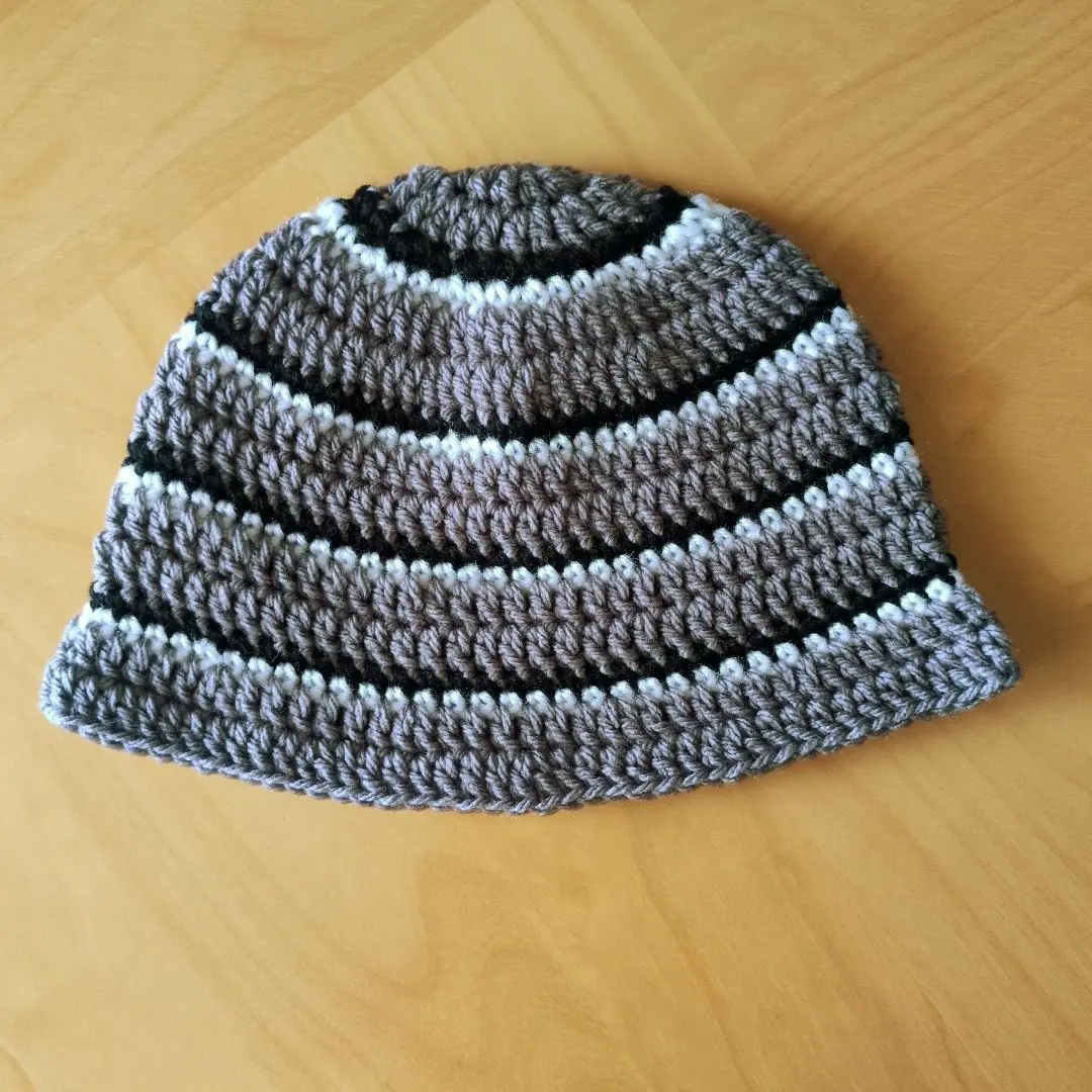 Thumbnail of Cloche hat, bucket hat, beanie, crusher hat, knit cap, hand-knitted, border