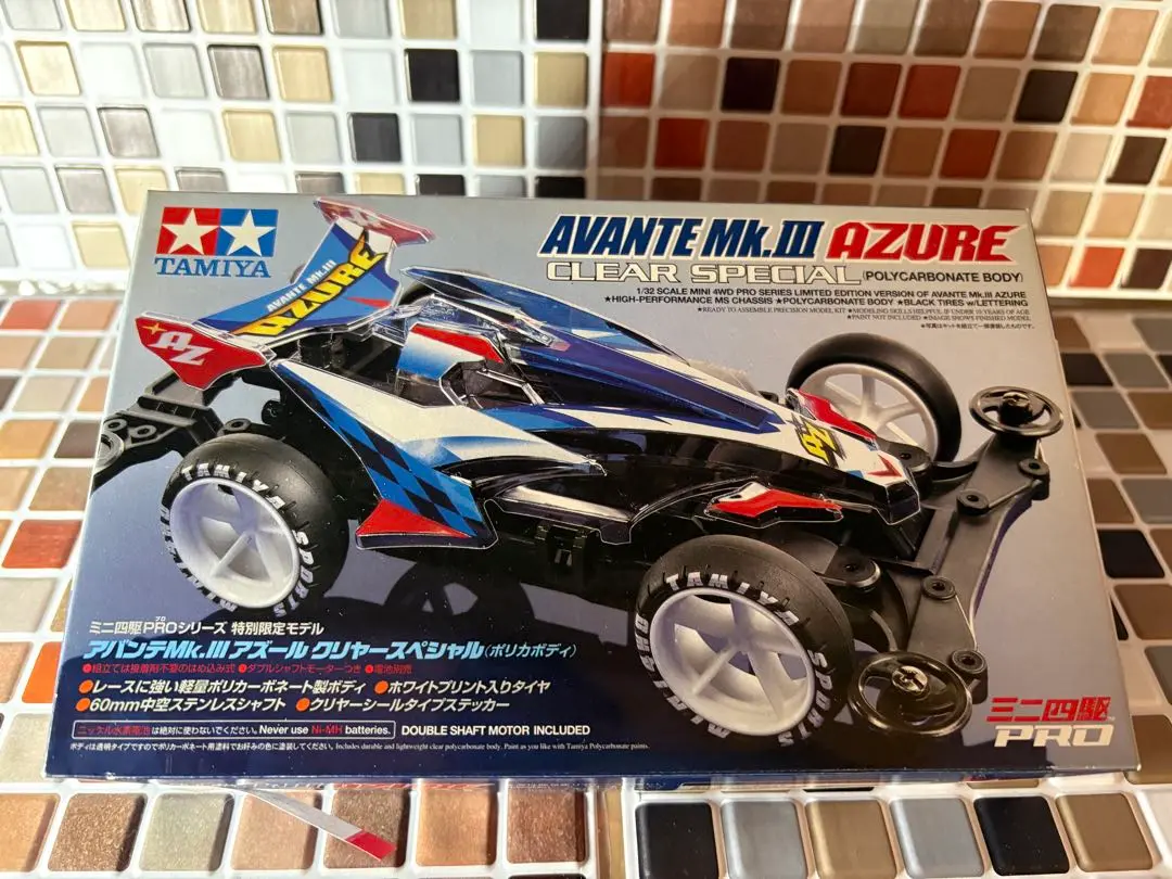 【職人技塗装】ミニ四駆 ポリカボディー アバンテmk3 アズール × 紅蓮機甲 職人技塗装】ミニ四駆 ポリカボディー アバンテmk3 アズール