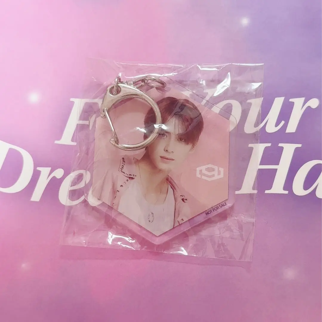 セール☆SF9 テヤン DWBH Zepp グッズ アクスタ トレカ うちわ