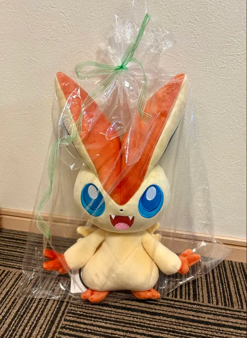 【★新品未使用】ポケモンセンター　等身大ビクティニ ぬいぐるみ 等身大ビクティニぬいぐるみ ｜【公式】ポケモンセンターオンライン