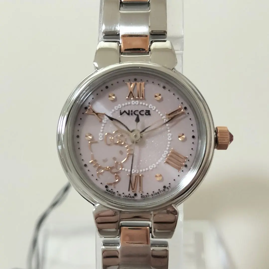 希少✨CITIZEN wicca キティちゃんコラボ　腕時計 サンリオ　シルバー ハローキティ×シチズン「ウィッカ」コラボウォッチ - 文字板や