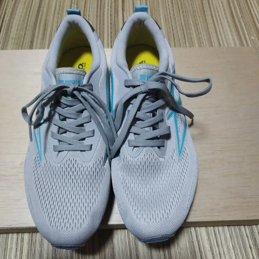 ビモロ　スパイク　25.5センチ BeMoLo Shop