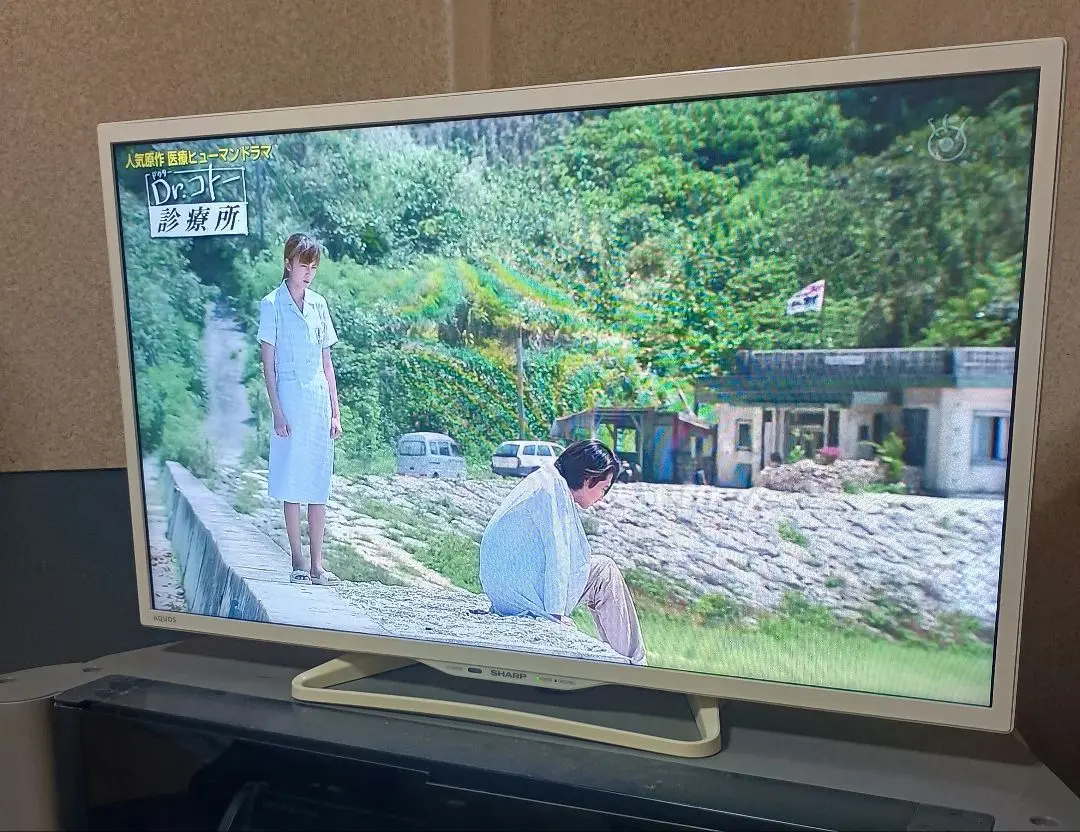 シャープ液晶テレビ AQUOS　LC-32W35　ホワイト Amazon | シャープ AQUOS 液晶テレビ 32型 ホワイト系 LC-32W25
