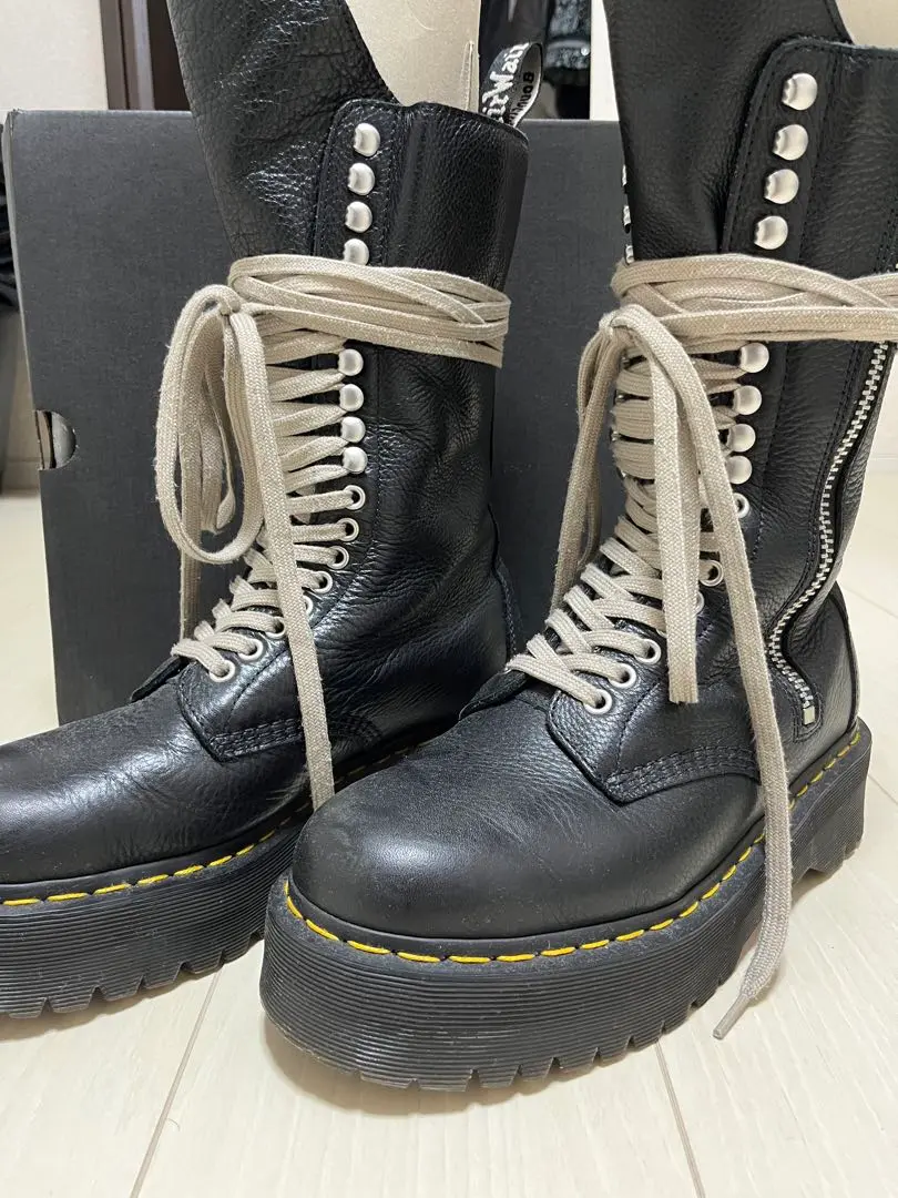 2025年最新】rick owens dr.martens 1918の人気アイテム - メルカリ