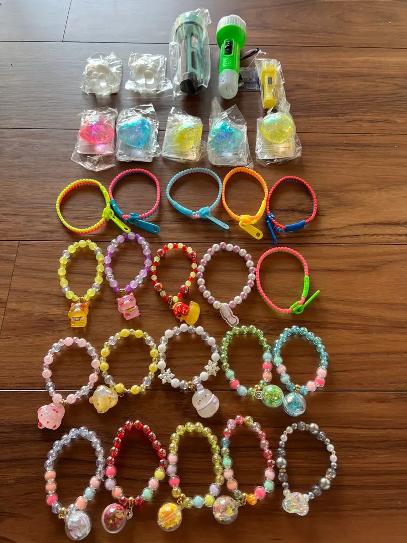 Thumbnail of Accessory set: Puni Puni (squishy/soft), cute, gyaru, shimaenaga (long-tailed tit bird), bracelet, 30 pieces