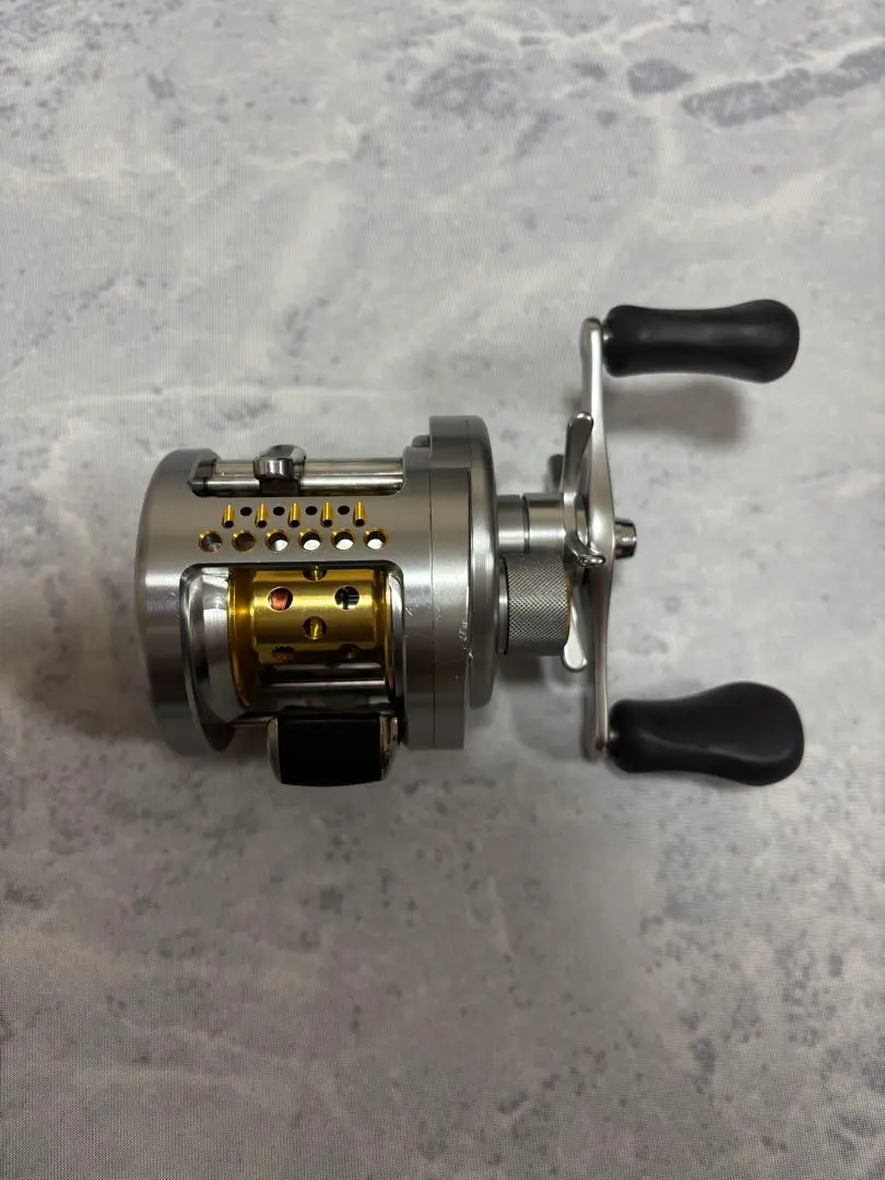 カルカッタ250DC カルカッタ コンクエスト 250DC (右) カルカッタコンクエスト
