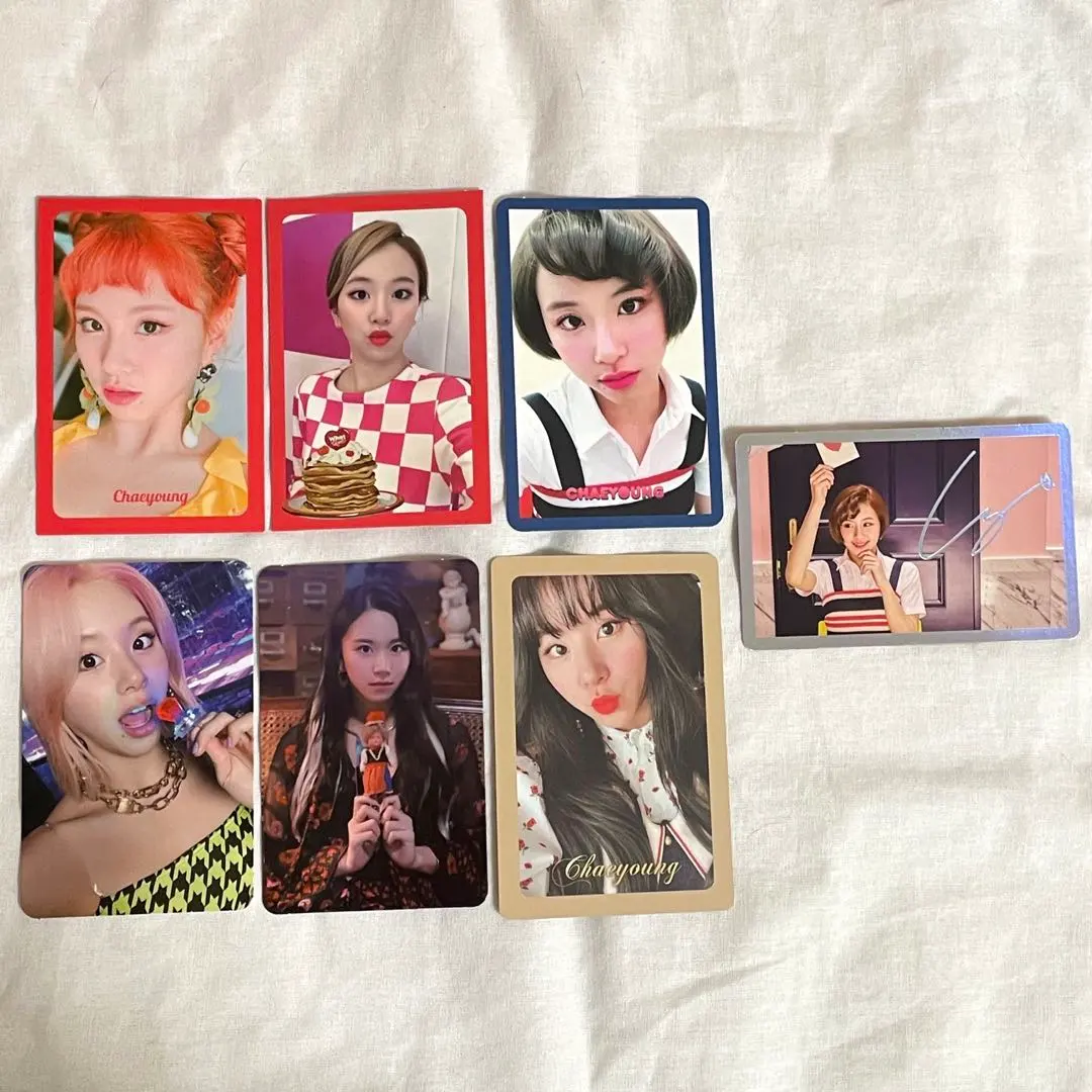 Thumbnail of Chaeyoung (TWICE) trading card