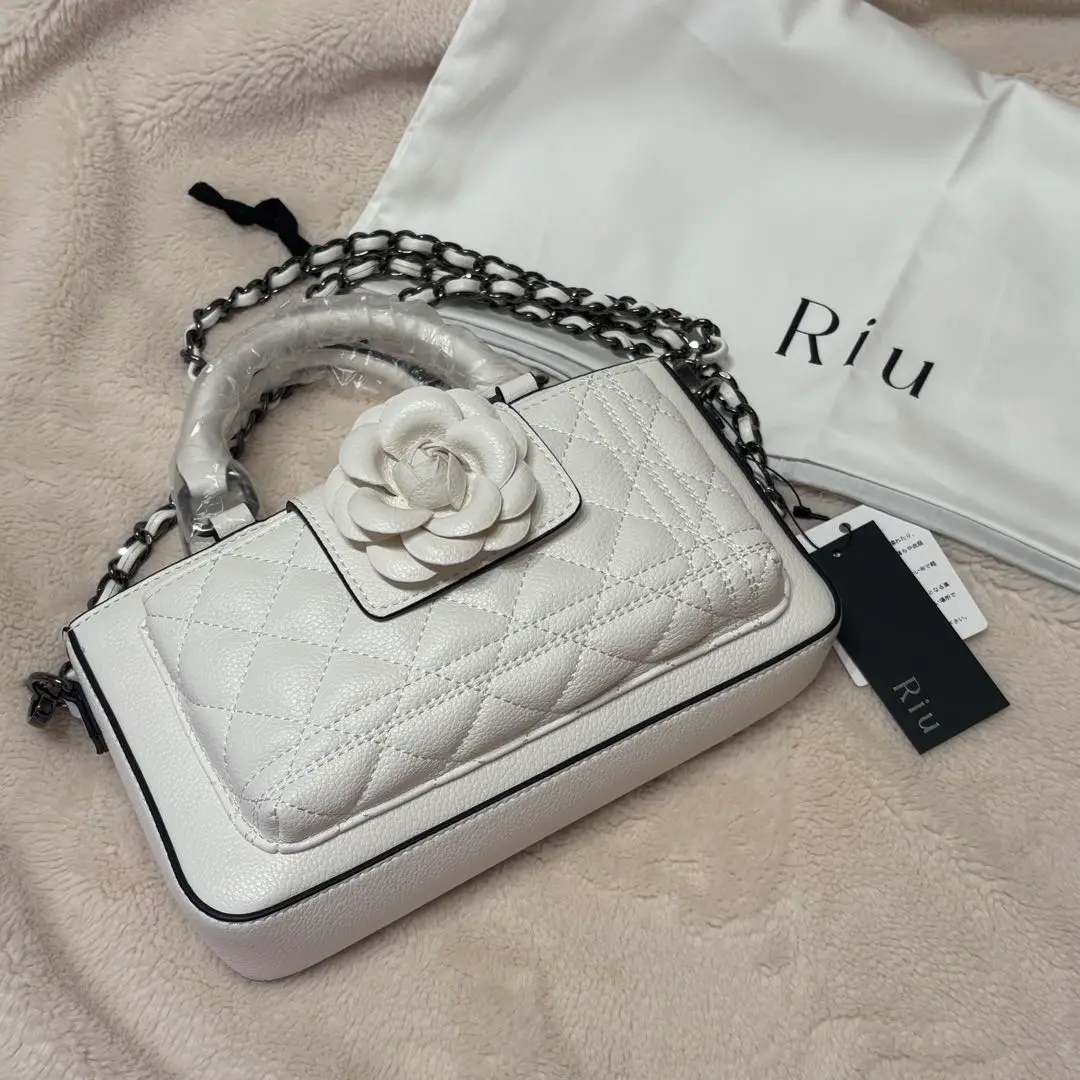 riu エナメルフォーンバッグ Riu リウ Enamel quilting phone bag フォーンバッグ