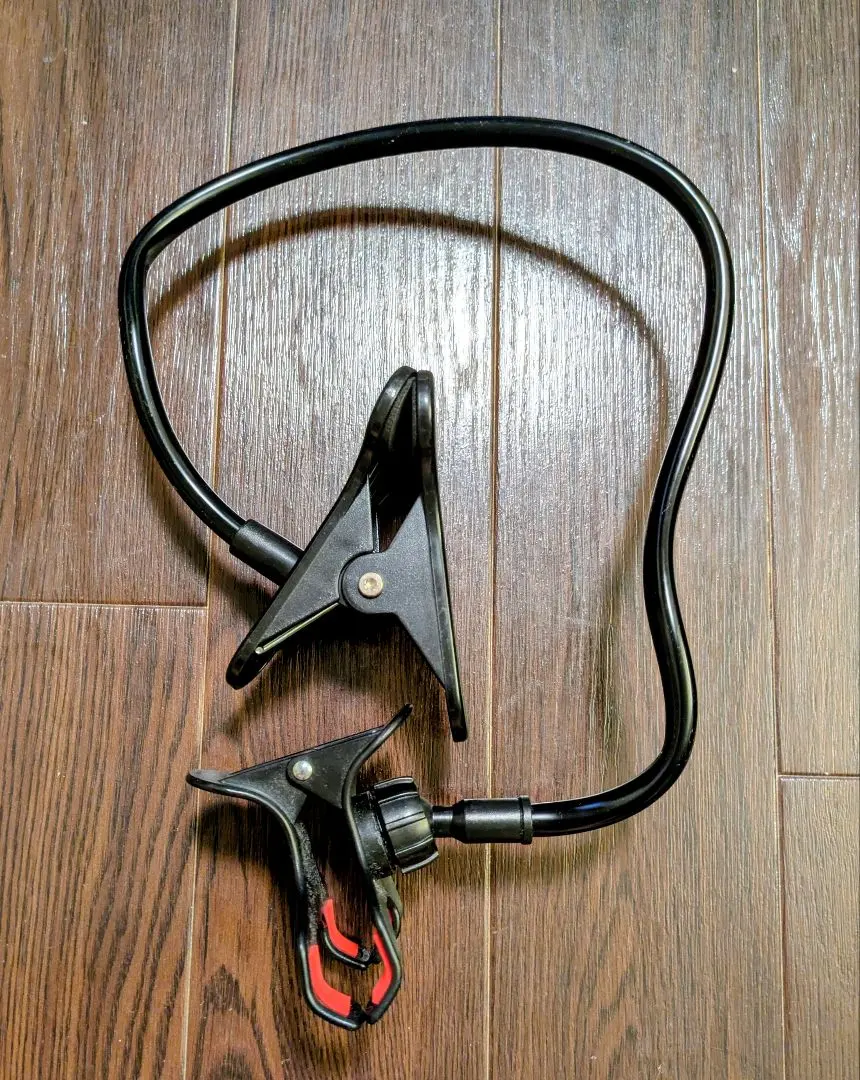 Thumbnail of Smartphone stand, clip-on holder