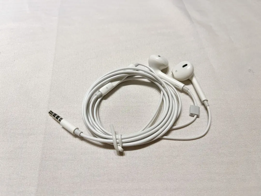 Thumbnail of Wired Earphones, 3.5mm Jack, Noise Cancelling, with Microphone