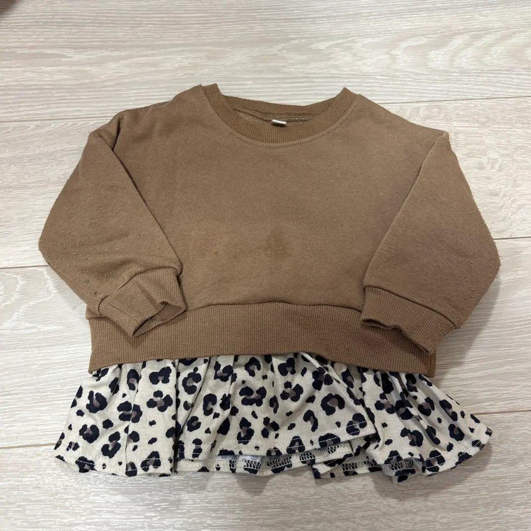 Thumbnail of Brown sweatshirt with leopard print