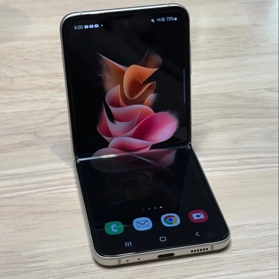 【ジャンク扱い】docomo Galaxy Z Flip3 本体 Amazon | docomo Galaxy Z Flip3 5G SC-54B 本体 Cream SIM