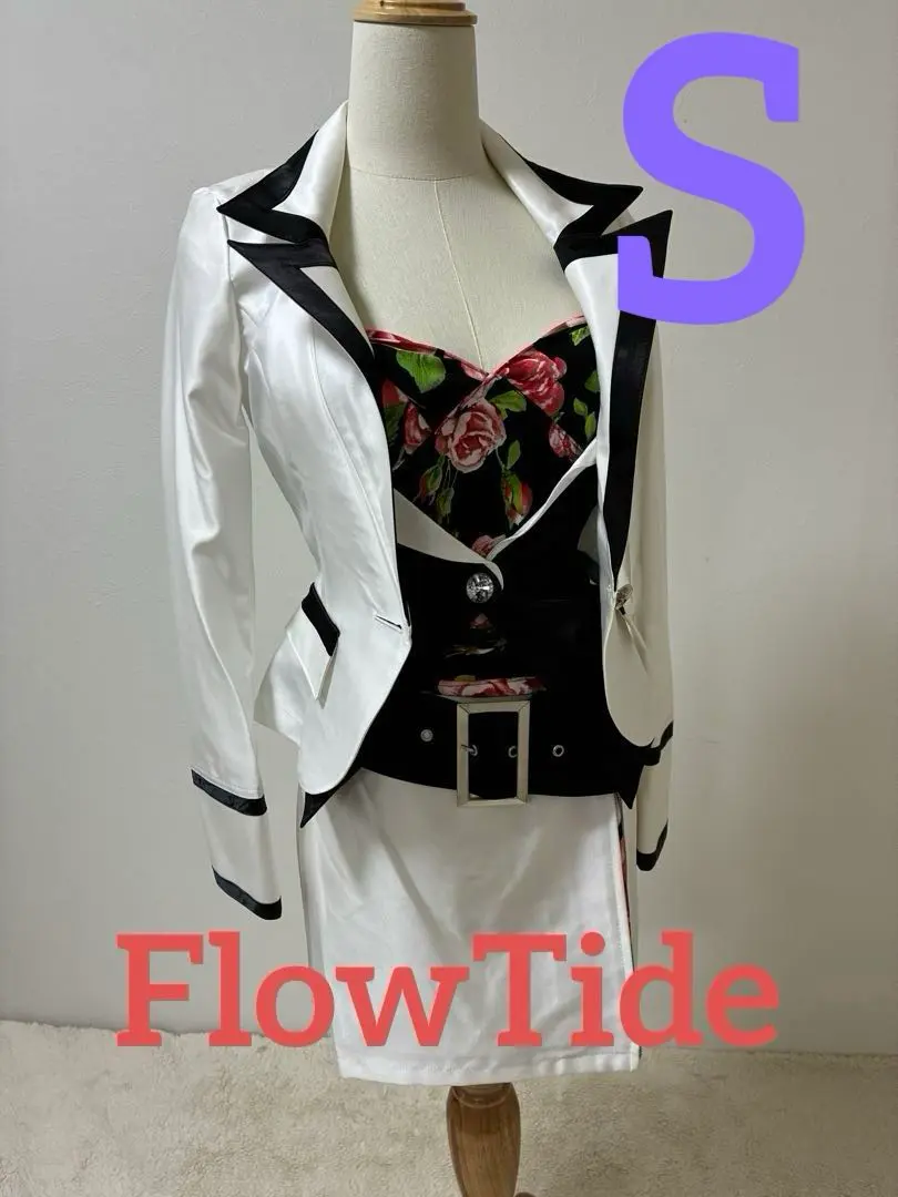 Amazon.co.jp: キャバ嬢 スーツ 【FlowTide｜フロータイド】光沢