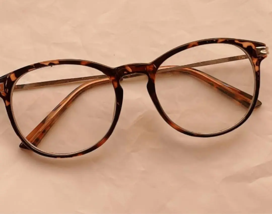 Thumbnail of Lightweight glasses