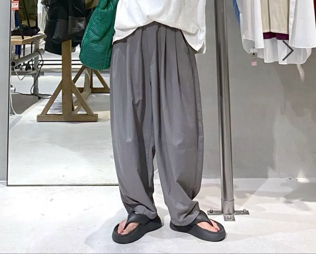 新品未使用タグ付きniko and…MODENORMCOREシャカバルーンパンツ niko and… カーゴパンツ 「MODE NORM CORE」 シャカバルーンポケ