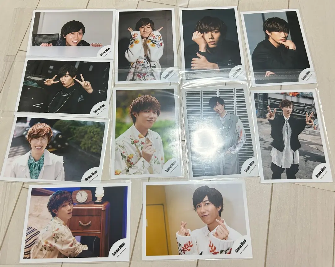 Thumbnail of Snow Man Ryohei Abe Official Photo 11-Piece Set