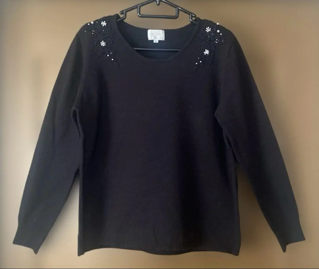 Thumbnail of Knit with jewels