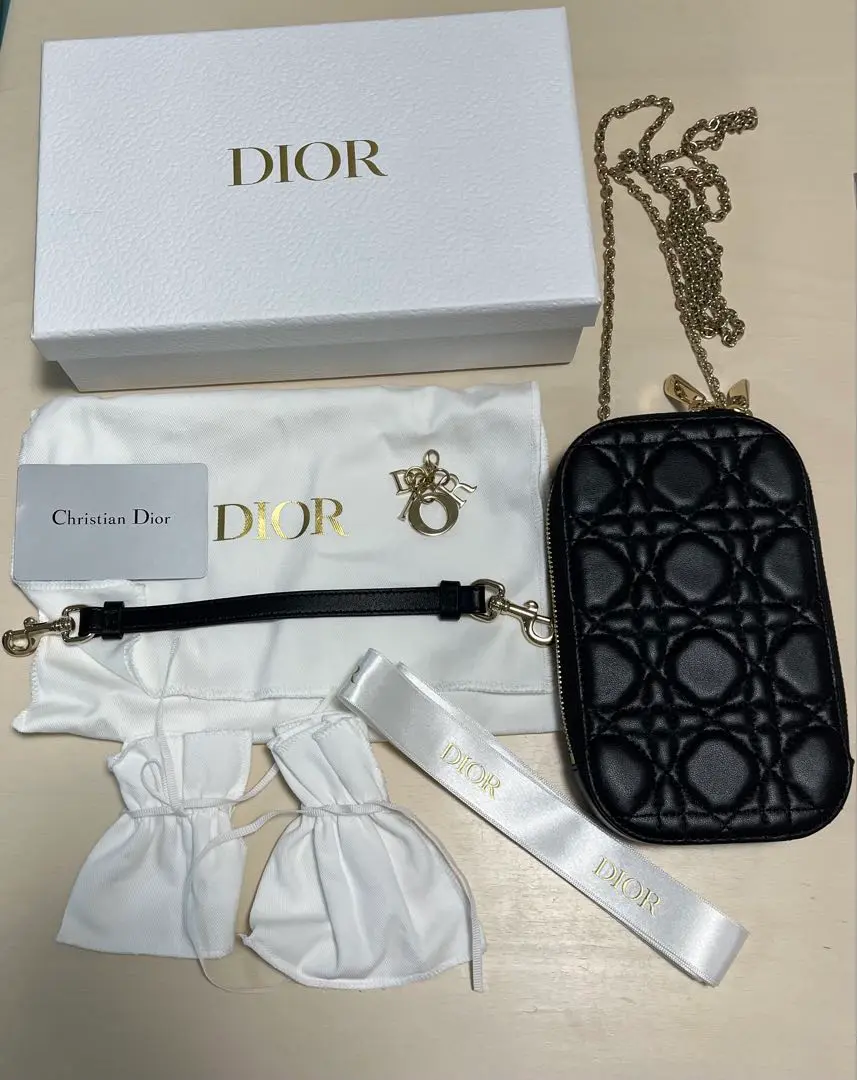 2025年最新】lady dior フォンホルダーの人気アイテム - メルカリ