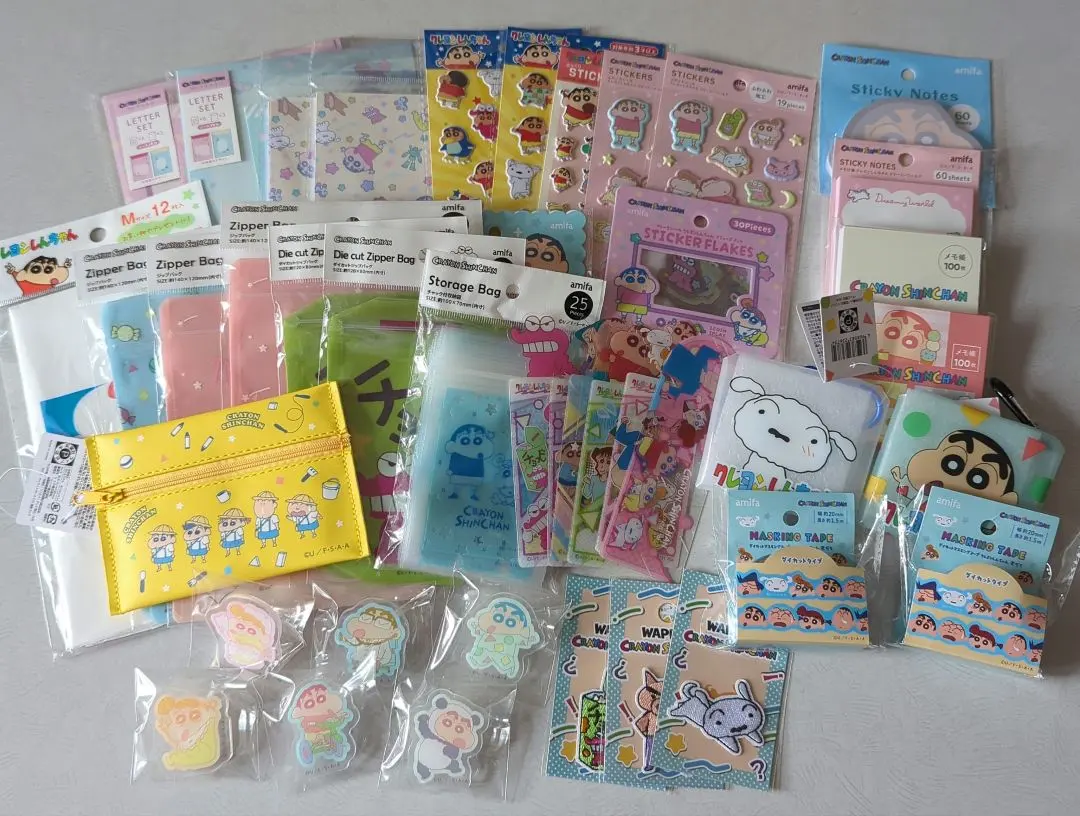 Thumbnail of Crayon Shin-chan Goods Set - Bulk Sale