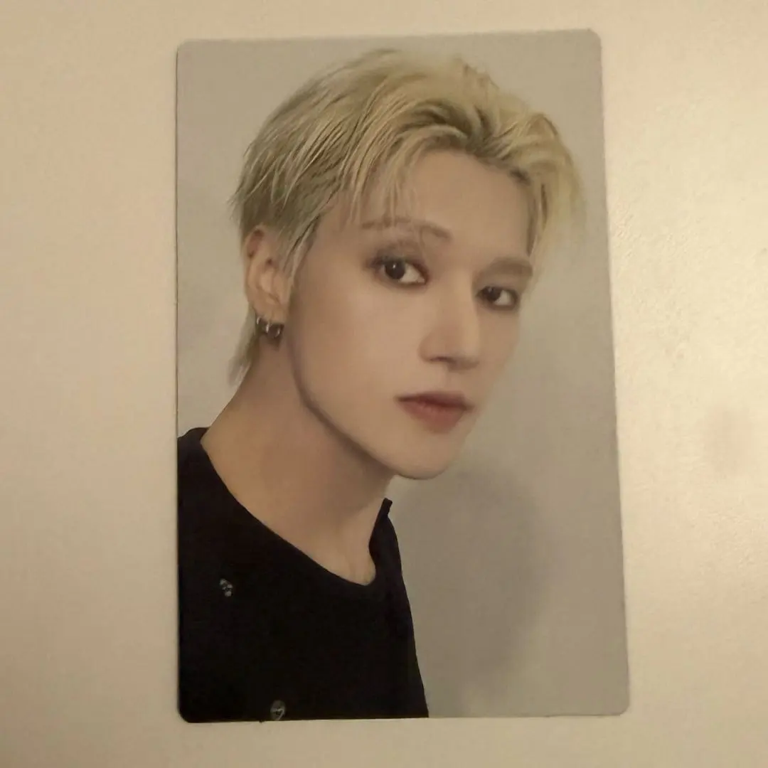 Thumbnail of ATEEZ Ashes to Light trading card Wooyoung